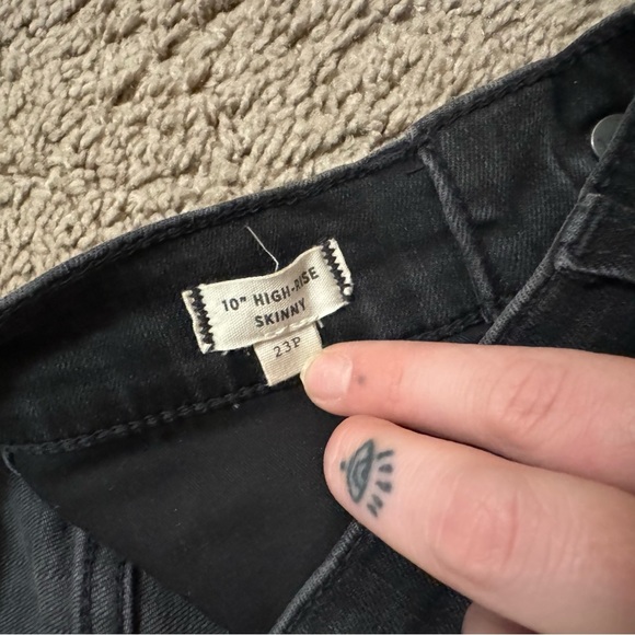 $135 Madewell 10” High Rise Skinny Jeans Black/Gray - Picture 7 of 8